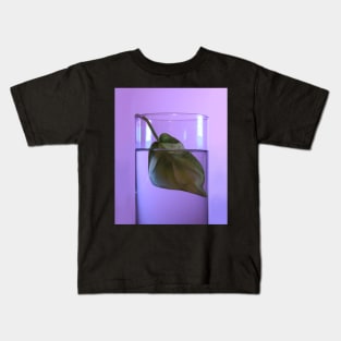 Single Money Plant Leaf Photography Kids T-Shirt